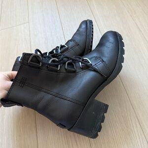 Sorel Fall/Winter Lace Up Boots